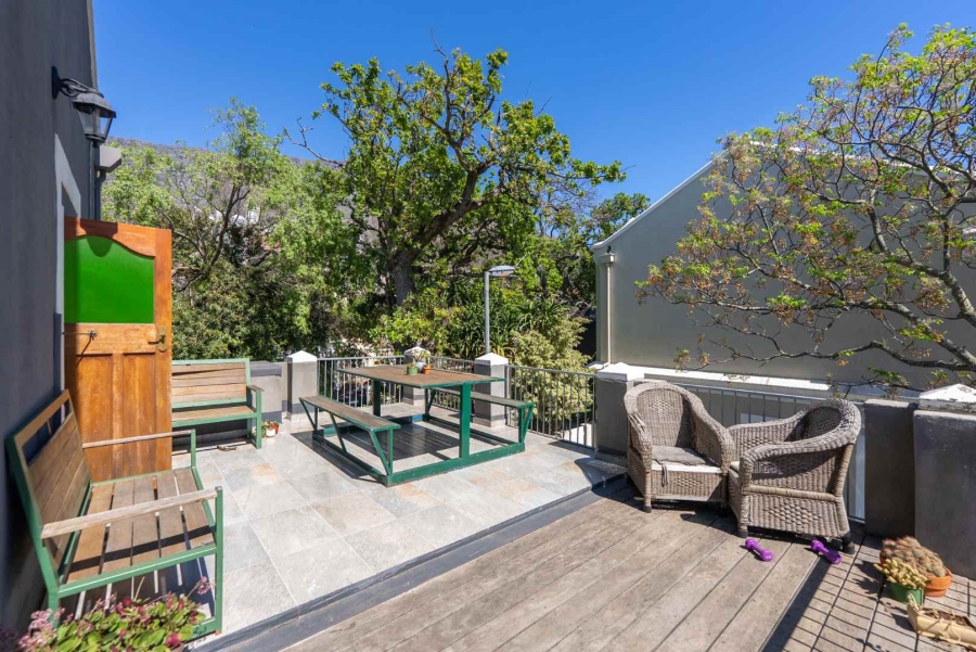 7 Bedroom Property for Sale in Oranjezicht Western Cape